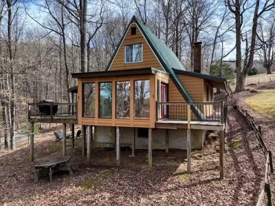 Cozy Getaways A-Frame Cabin in Suches