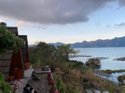D’ Tepi Danau Glamping