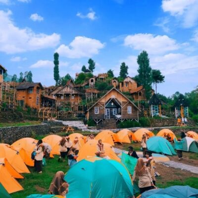 Kampoeng Atas Awan Aesthetic Cloud-Top Glamping