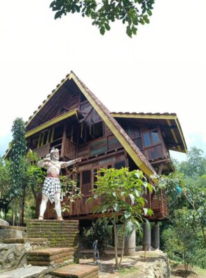 Omah Hanoman Turu Cozy Terrace Getaway