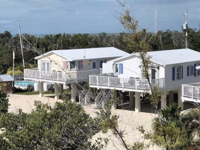 Quaint Glamping Cottage