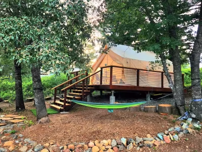 The Canopy – Glamping Mt Shasta