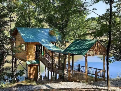 Waterfront Tree House Rental